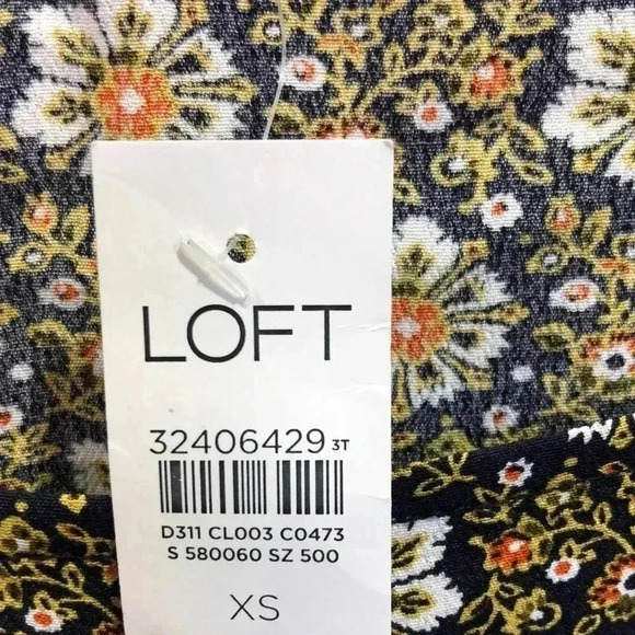 LOFT Square Neck floral print,loose fit,button cuffs,lightweight tan/navy blue - Picture 9 of 10